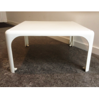 Vico Magistretti Demetrio 45 bijzettafel